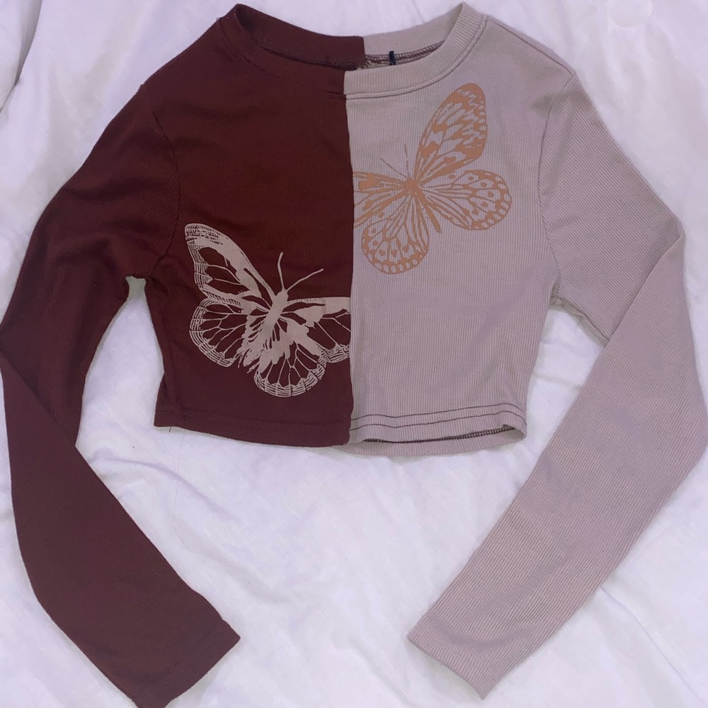 Cropped long sleeve split color top